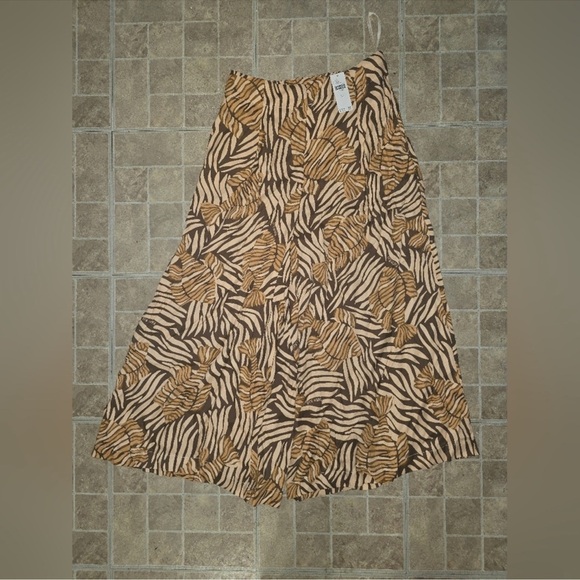 NWT Farm Rio x Anthropologie Printed Satin Culotte Pants Small🟡 - Picture 6 of 8